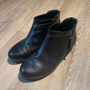 Rockport Works Women's Carly Black Leather Side Zip Ankle Boots Size 6.5W Safety
